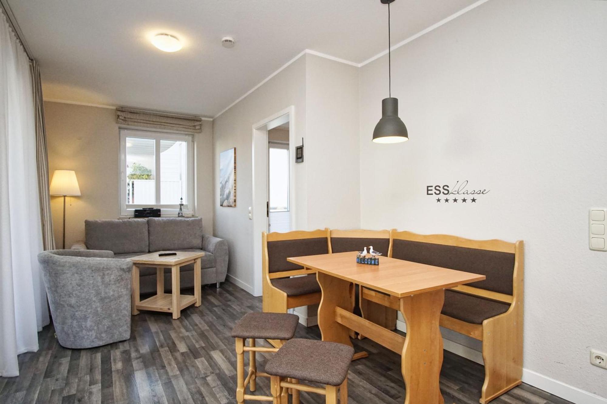 Zentrale Fewo Mit Balkon, Gratis Nutzung Vom Ahoi Erlebnisbad Und Sauna In Sellin - Villa Buskam Fewo 27 奥斯特巴德·哥伦 外观 照片