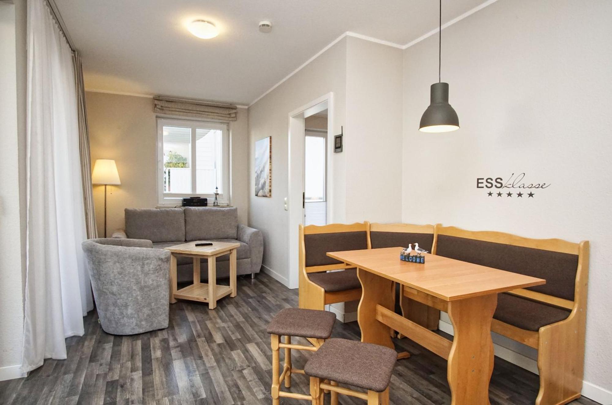 Zentrale Fewo Mit Balkon, Gratis Nutzung Vom Ahoi Erlebnisbad Und Sauna In Sellin - Villa Buskam Fewo 27 奥斯特巴德·哥伦 外观 照片