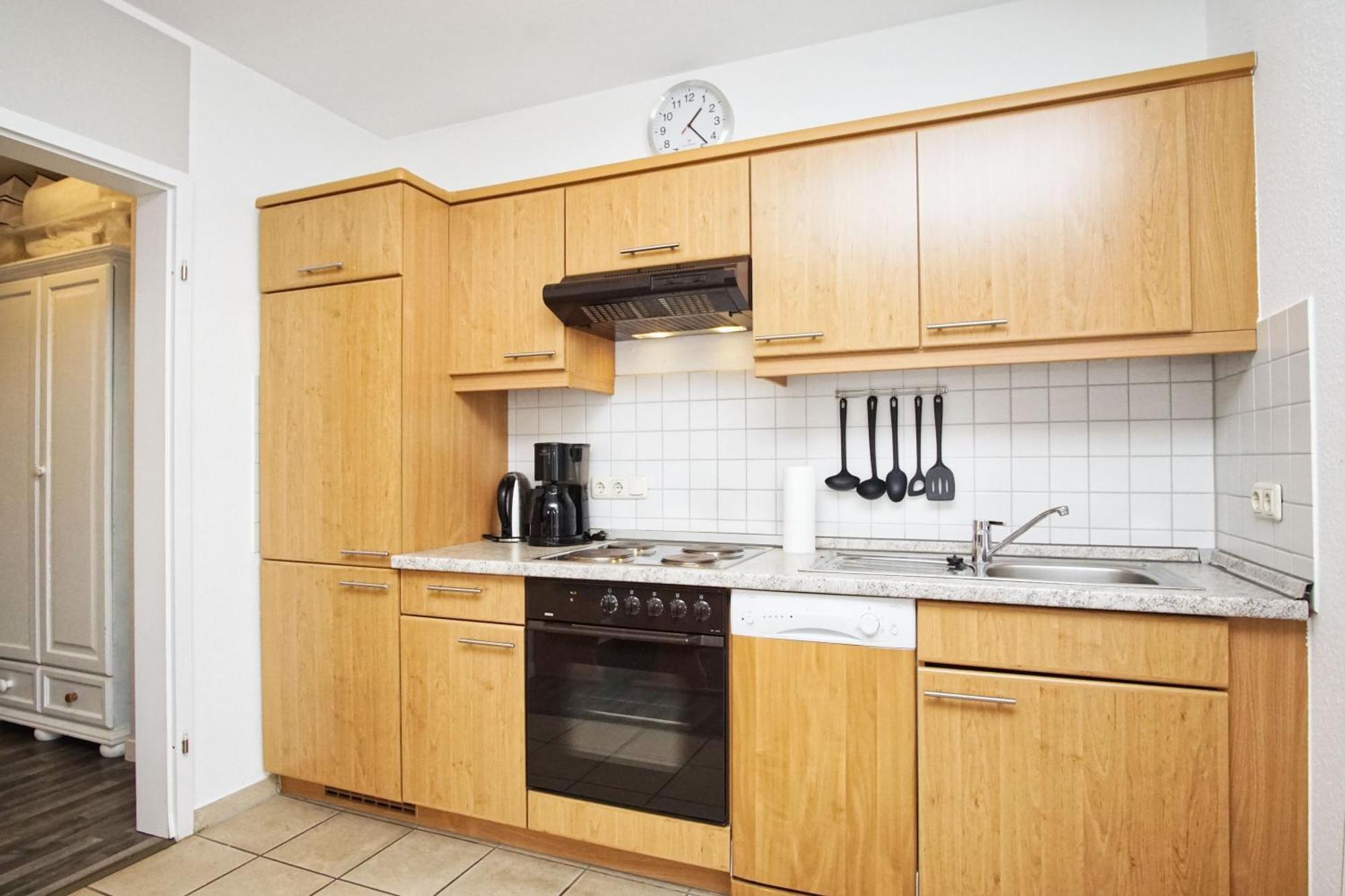Zentrale Fewo Mit Balkon, Gratis Nutzung Vom Ahoi Erlebnisbad Und Sauna In Sellin - Villa Buskam Fewo 27 奥斯特巴德·哥伦 外观 照片