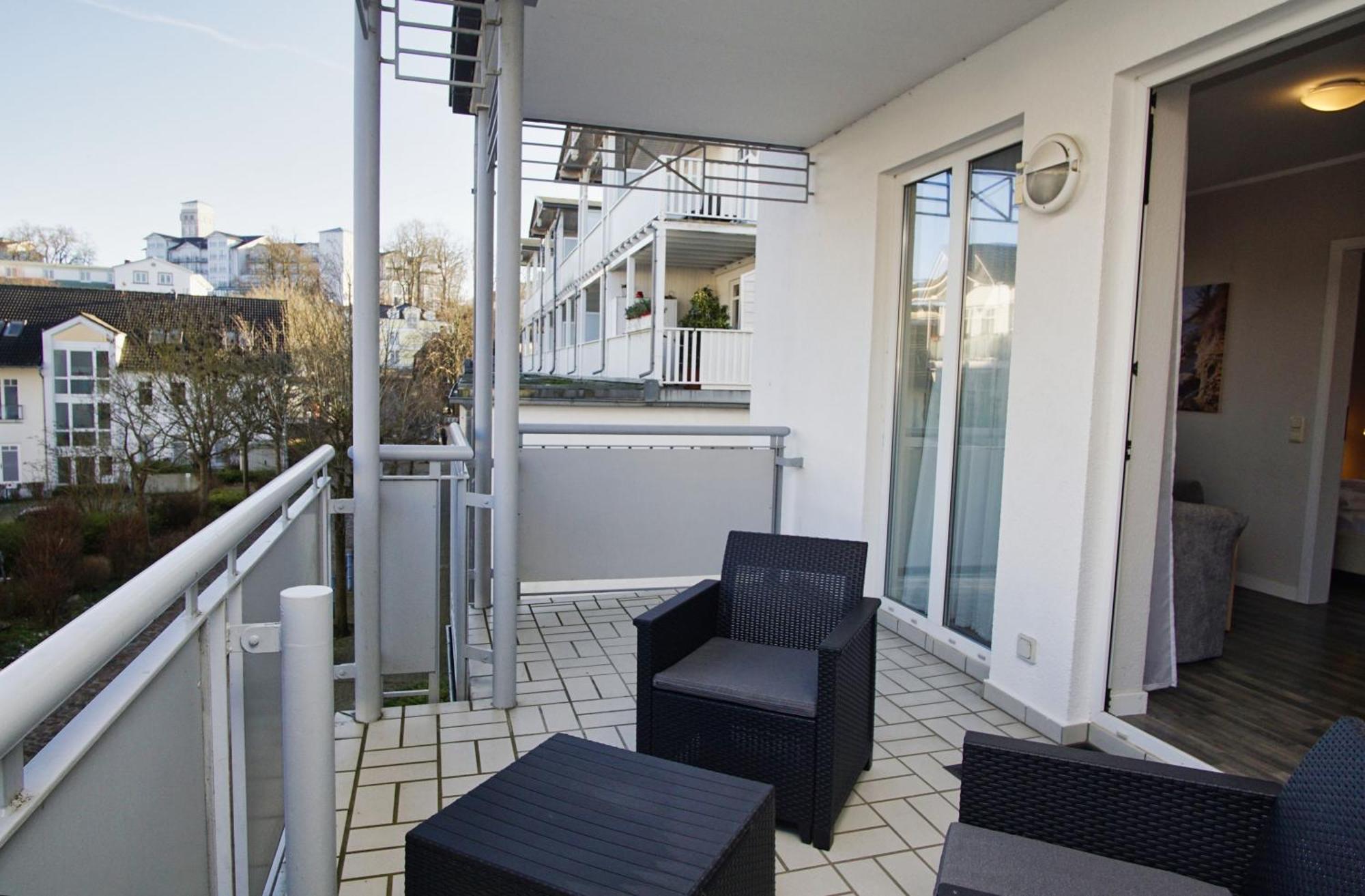 Zentrale Fewo Mit Balkon, Gratis Nutzung Vom Ahoi Erlebnisbad Und Sauna In Sellin - Villa Buskam Fewo 27 奥斯特巴德·哥伦 外观 照片